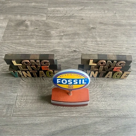 Fossil Authentic Sign Decor - Picture 1 of 7